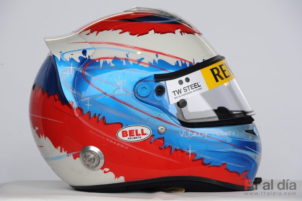 El nuevo casco de Vitaly Petrov