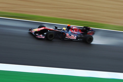 Buemi 'surca' la pista