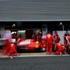 Ensayo de 'pit-stop' para Ferrari