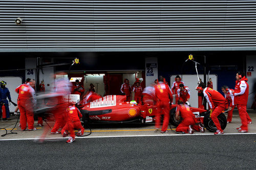 Ensayo de 'pit-stop' para Ferrari