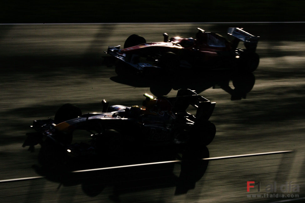 Alonso adelanta a Webber