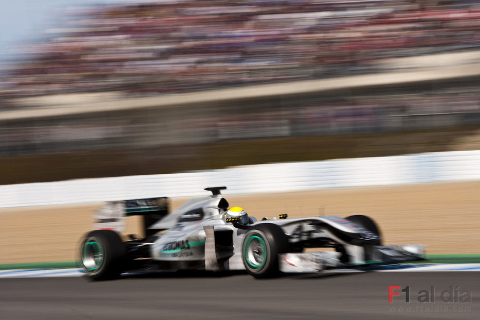 El W01 de Rosberg a toda velocidad