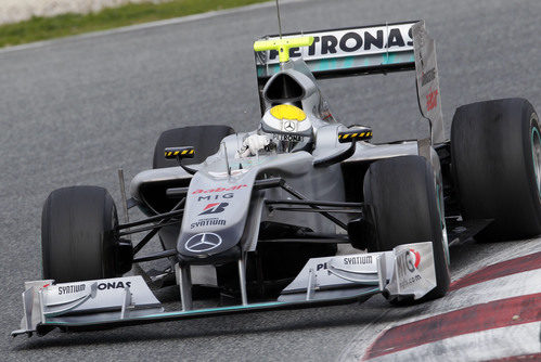 Rosberg pilota el Mercedes en Montmeló