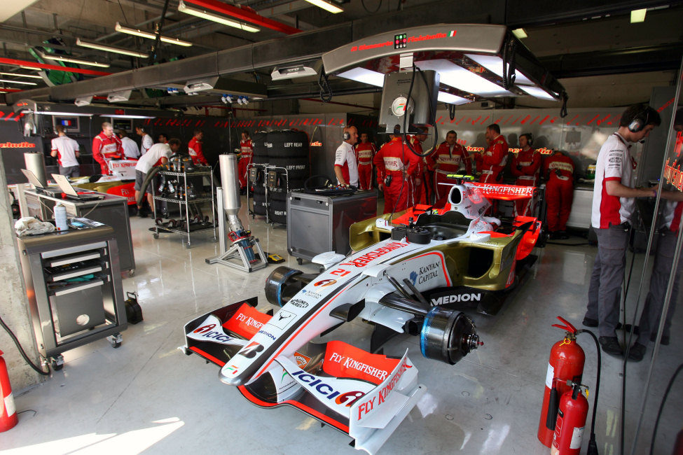 El garaje de Force India