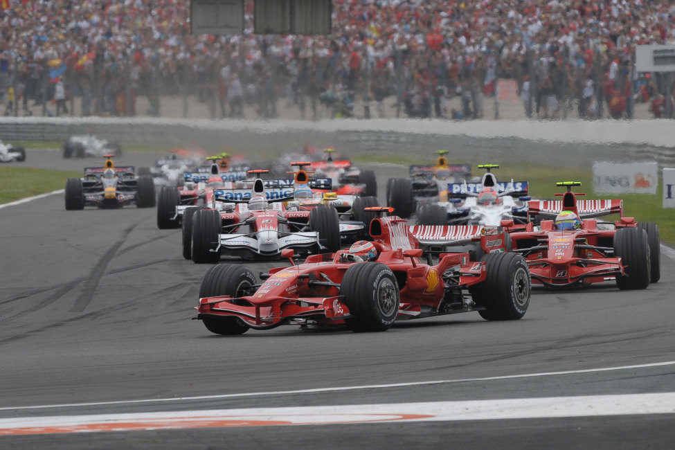 Los Ferrari lideran la carrera de Magny-Cours 2008