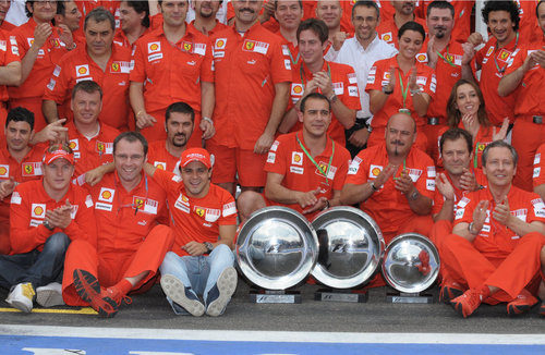 Ferrari celebra su primer y segundo puesto