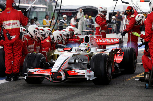 Pit-stop de Sutil