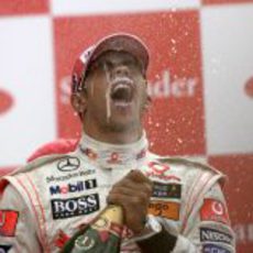 Hamilton gana en Silverstone
