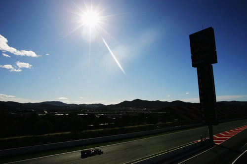 Vettel bajo el sol español