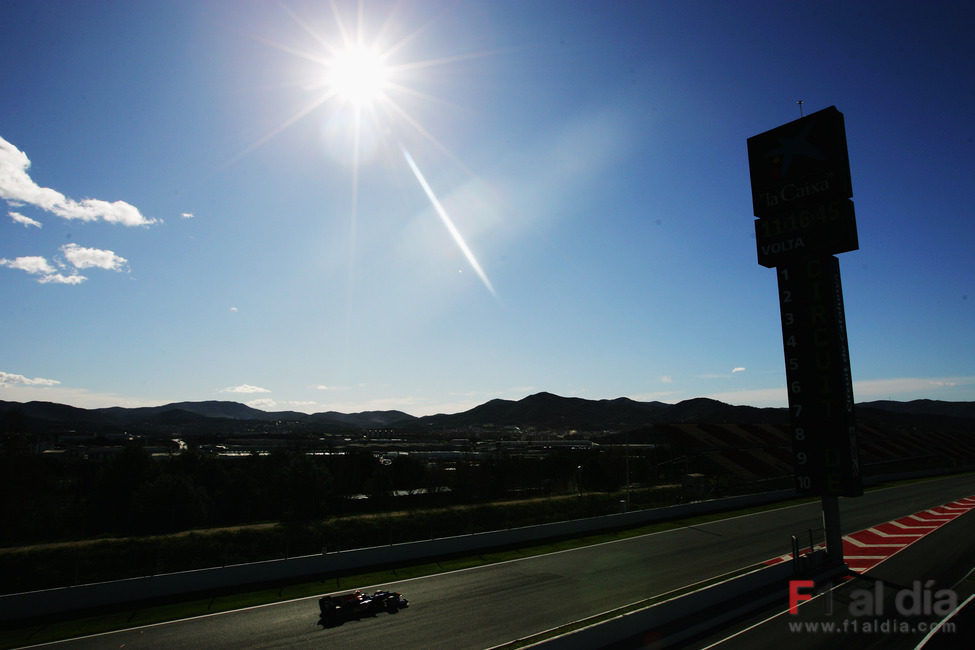 Vettel bajo el sol español