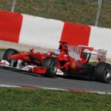 Alonso rueda con el F10