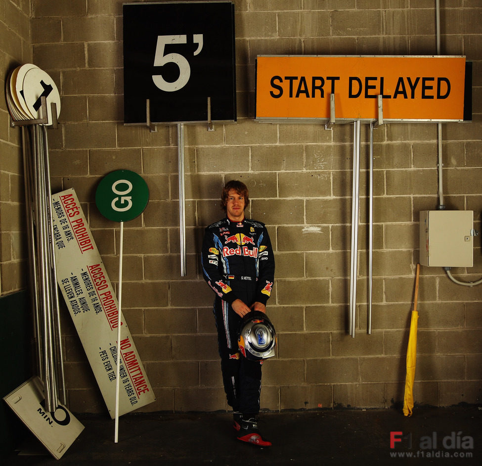 Sebastian Vettel entre señales