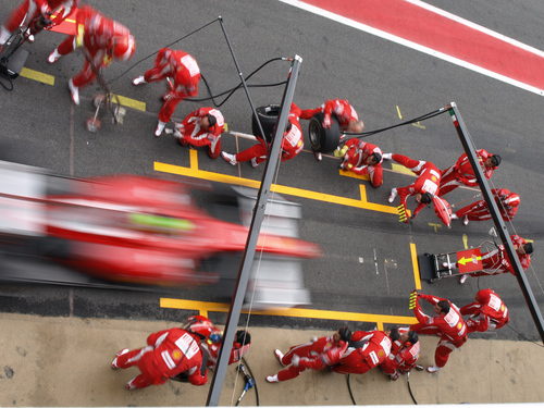 Massa entra a hacer un 'pit-stop'