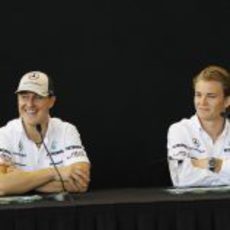 Schumacher y Rosberg en rueda de prensa