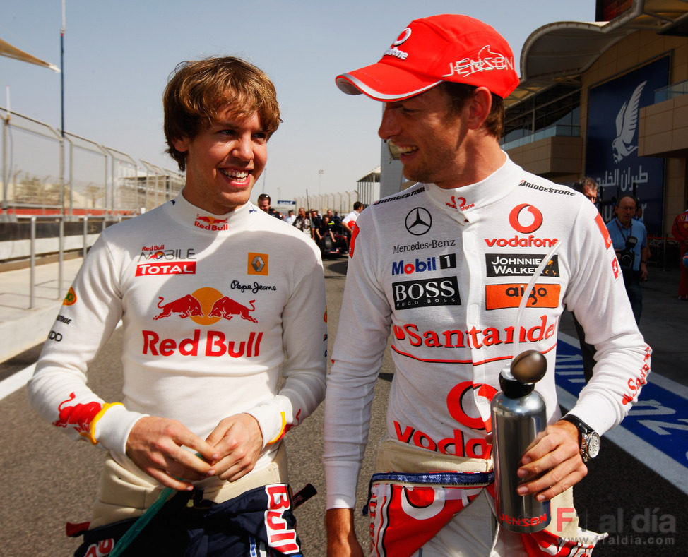 Vettel y Button charlan amistosamente