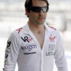 Timo Glock se pasea por el 'paddock'