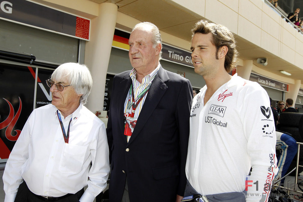 Ecclestone y Soucek junto al Rey