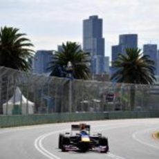 Sebastian Vettel en los entrenamientos del GP de Australia 2010