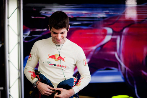 Alguersuari se pone el mono