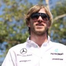 Heidfeld acompaña al equipo