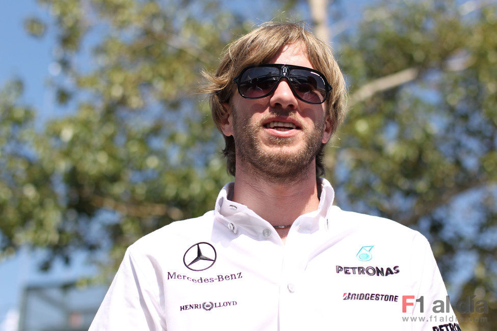 Heidfeld acompaña al equipo