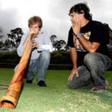 Vettel toca un instrumento típico australiano
