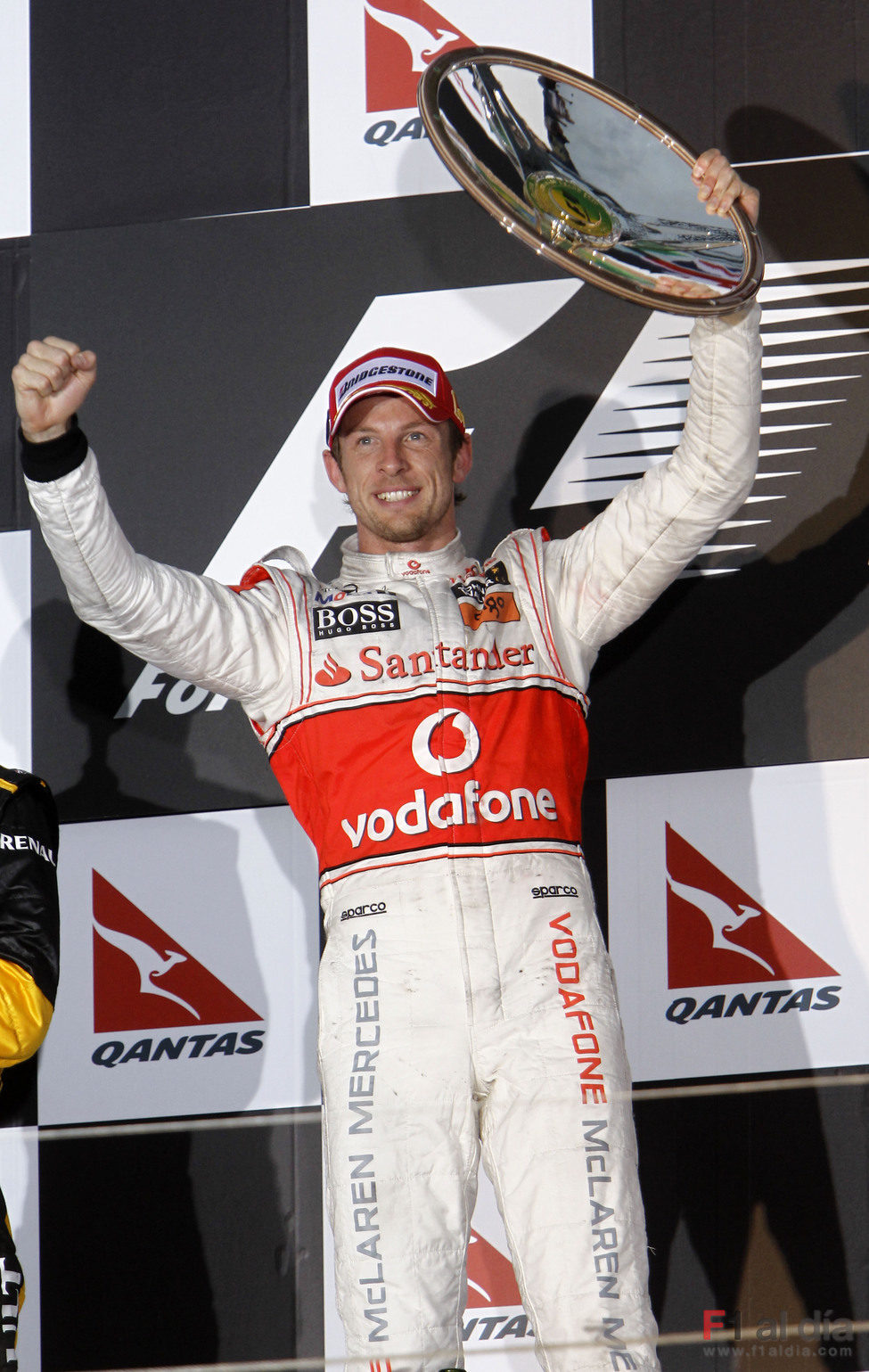 Jenson Button levanta el trofeo en Australia 2010