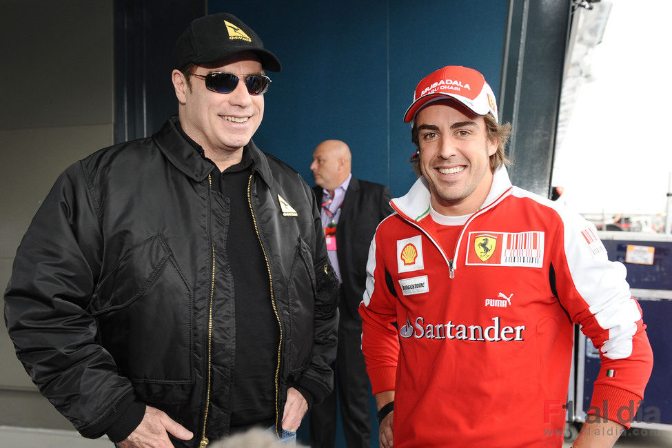 Fernando Alonso con John Travolta