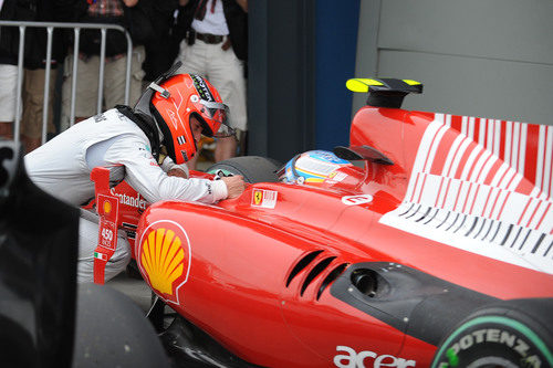 Michael Schumacher recrimina a Fernando Alonso haberle bloqueado