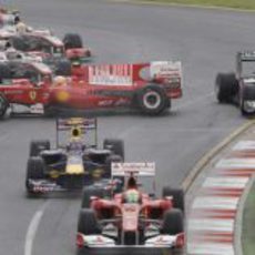 Mala salida para Alonso en el GP de Australia 2010