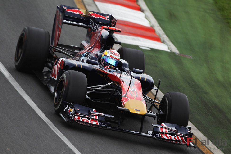 Sebastian Buemi modifica el diseño de su casco para el GP de Australia 2010