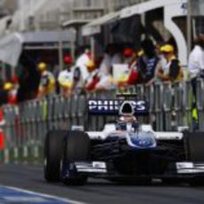 Hülkenberg rueda por el 'pit-lane' de Albert Park