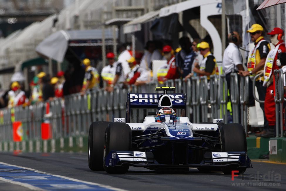 Hülkenberg rueda por el 'pit-lane' de Albert Park