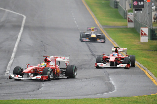 Massa es perseguido por Alonso