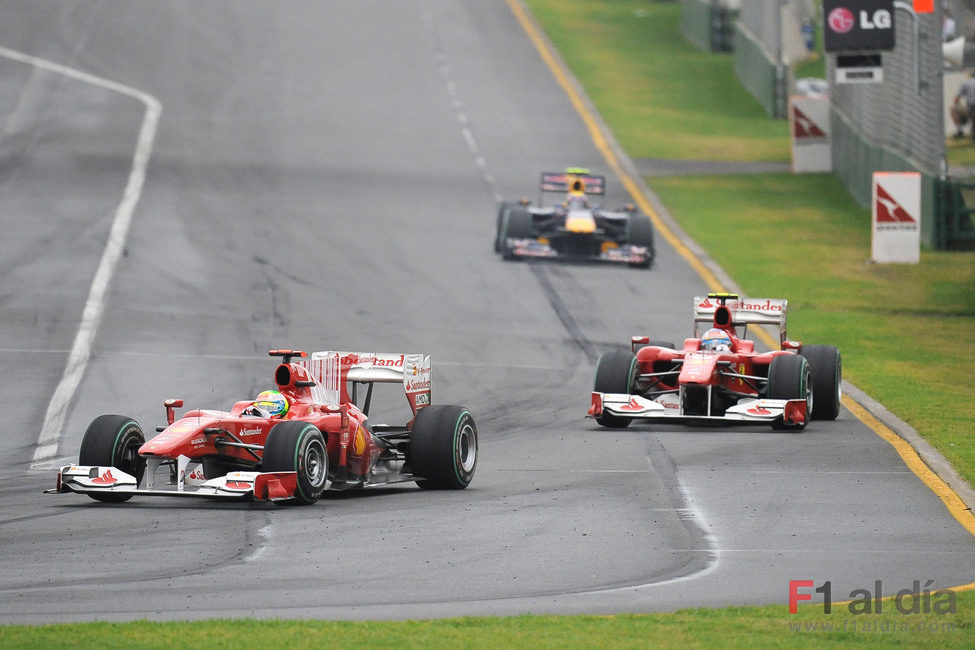 Massa es perseguido por Alonso