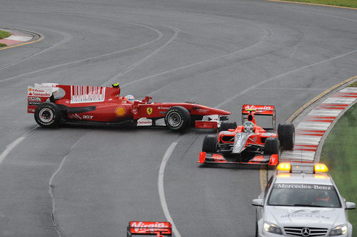 Fernando Alonso hace un trompo