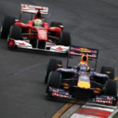 Webber es perseguido por Massa