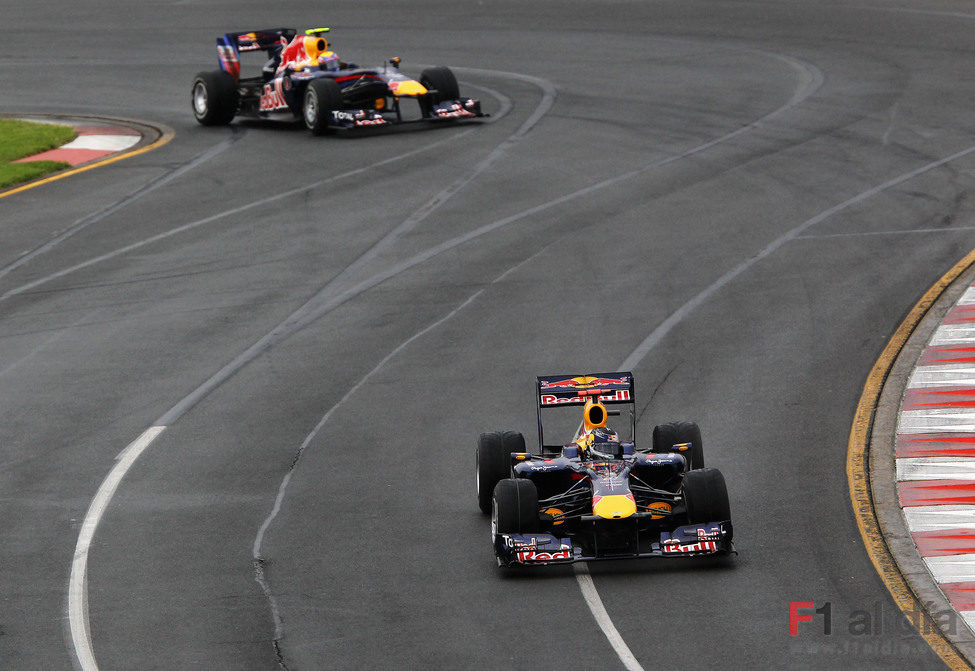 Los dos Red Bull corren en Albert Park