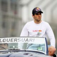 Jaime Alguersuari antes de la salida del GP de Australia 2010