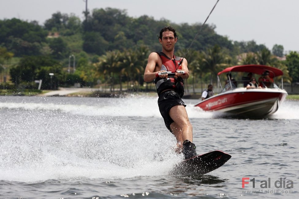 Bruno Senna se moja en Malasia