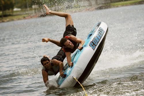 Chandhok y Senna se caen al agua