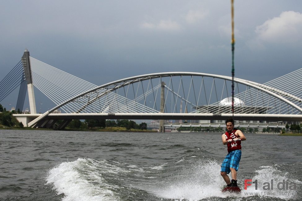 El equipo Hispania se divierte en el río Melaka de Kuala Lumpur