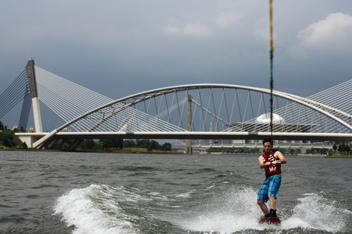 El equipo Hispania se divierte en el río Melaka de Kuala Lumpur