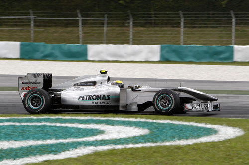 Rosberg rueda en los libres 3