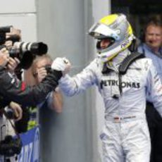 Nico celebra el tercer puesto con su equipo