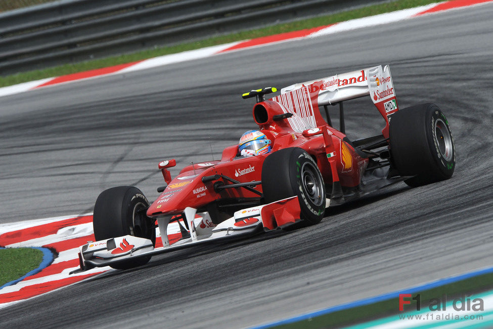 Fernando Alonso pilotó durante toda la carrera de Malasia sin embrague