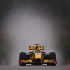 Robert sobre el agua en Sepang