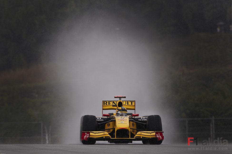 Robert sobre el agua en Sepang