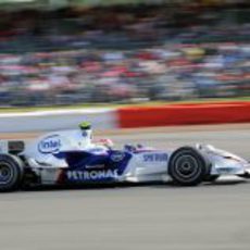 Kubica rueda rápido en Silverstone