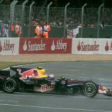 Webber hace un trompo